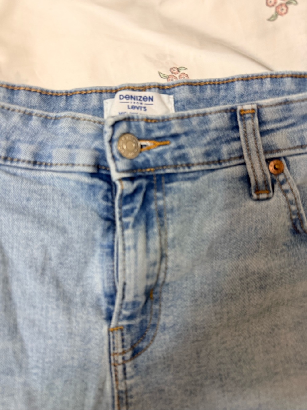 Levi’s shorts - Picture 5 of 10